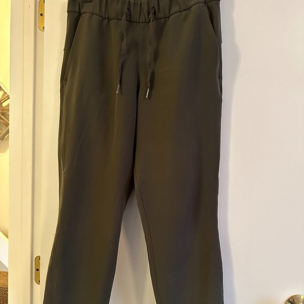 lululemon green woven on the fly pant